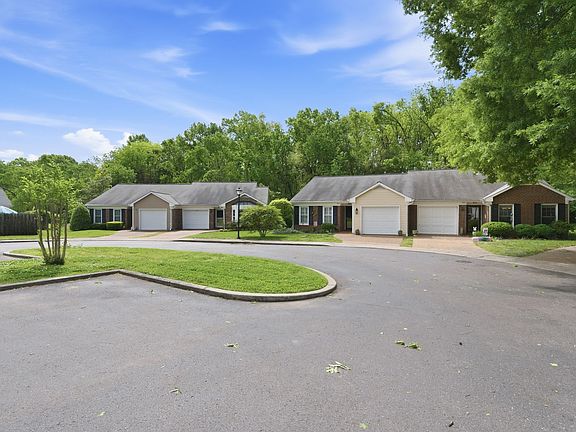 2nd image of 905 Glenmary Ct