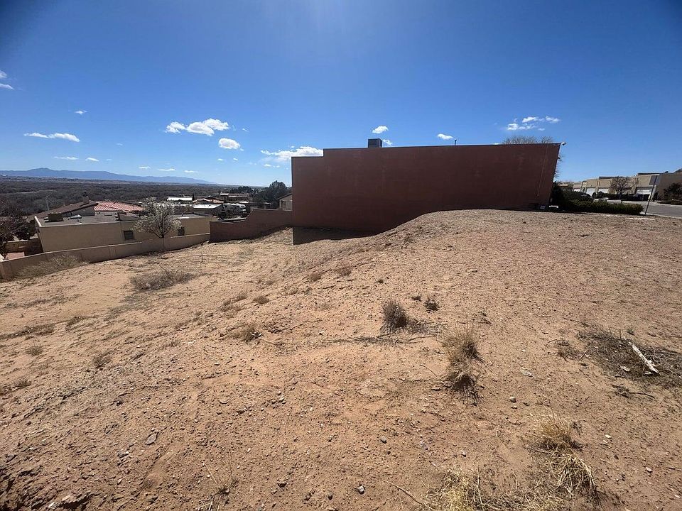 2nd image of 1748 Cliffside Dr NW