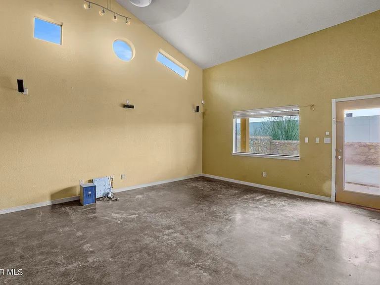 1230 Olga Mapula Dr — Photo 6