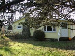 61 Sleight Plass Rd, Poughkeepsie, NY 12603