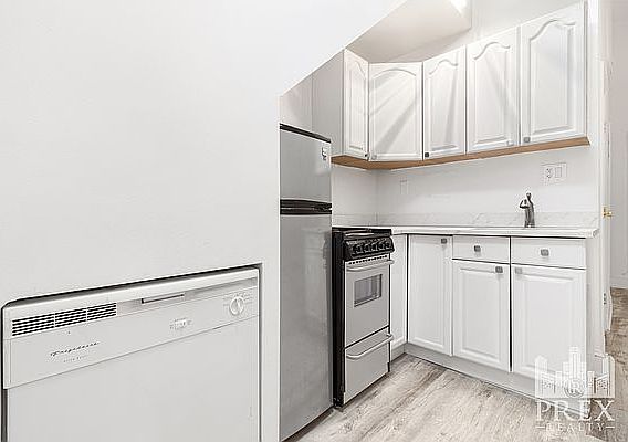 2nd image of 203 E 82nd St APT 2