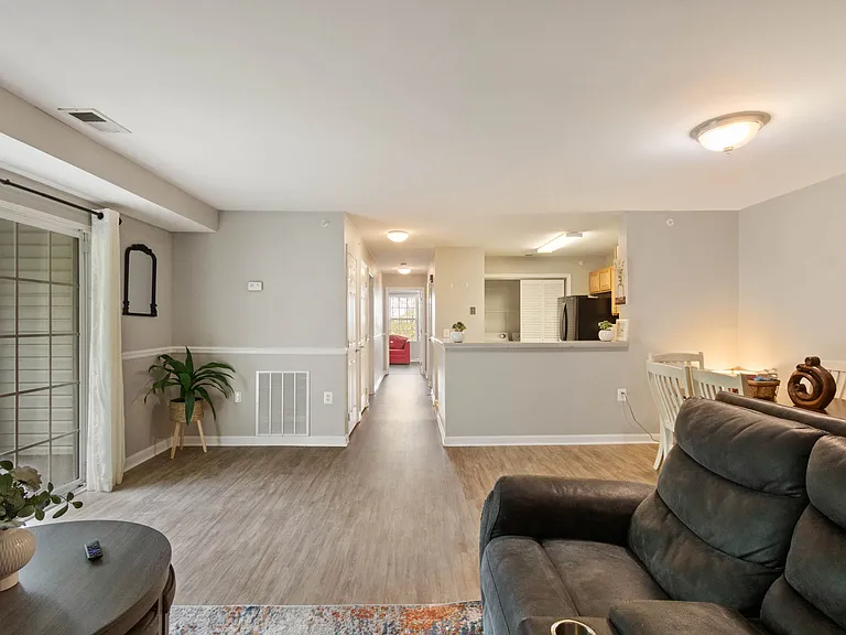 503 Garrison Woods Dr #313 — Photo 2