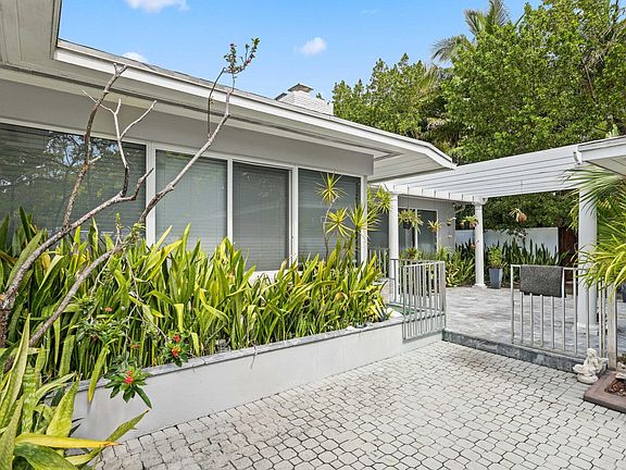 5th image of 1313 SEABREEZE Boulevard #B