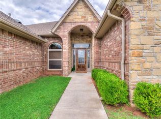 9821 SW 23rd St, Yukon, OK 73099