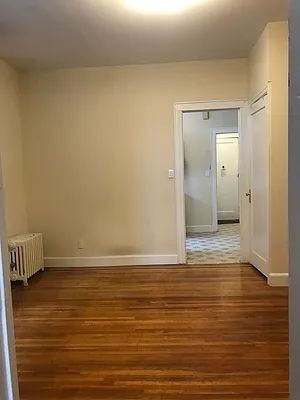 Rented by Metroline Realty | media 9