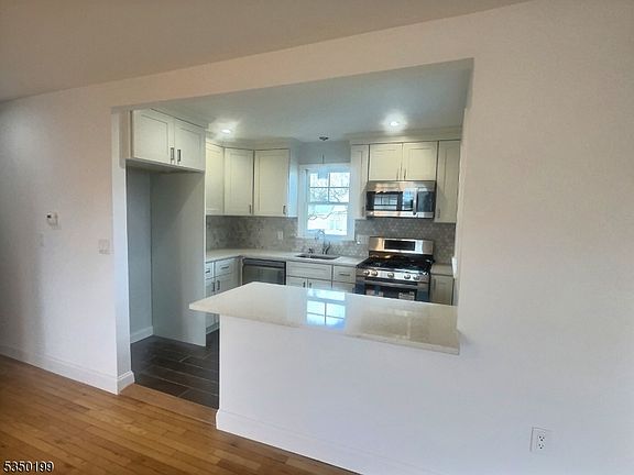 3rd image of 59 Burnett Ave Floor 2