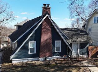 2011 Lovers Ln, Saint Joseph, MO 64505