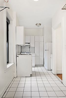3rd image of 111 W 16th St APT 5
