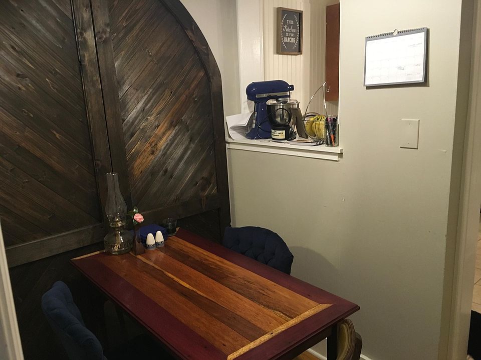 Breakfast nook