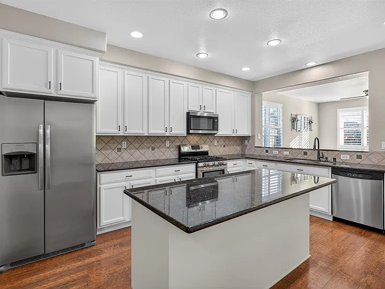 9362 Lost Springs Ct — Photo 24