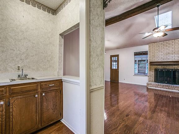 4th image of 2111 Norfolk Dr