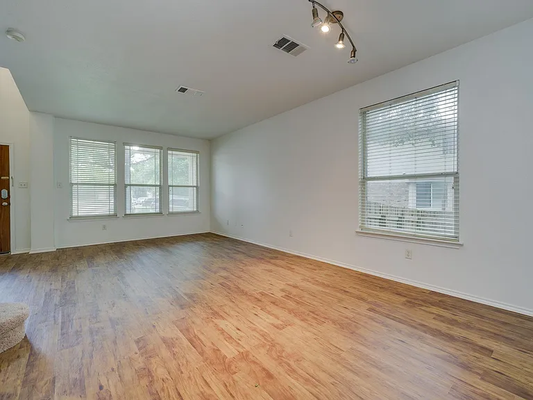 1112 Sundrop Pl — Photo 25
