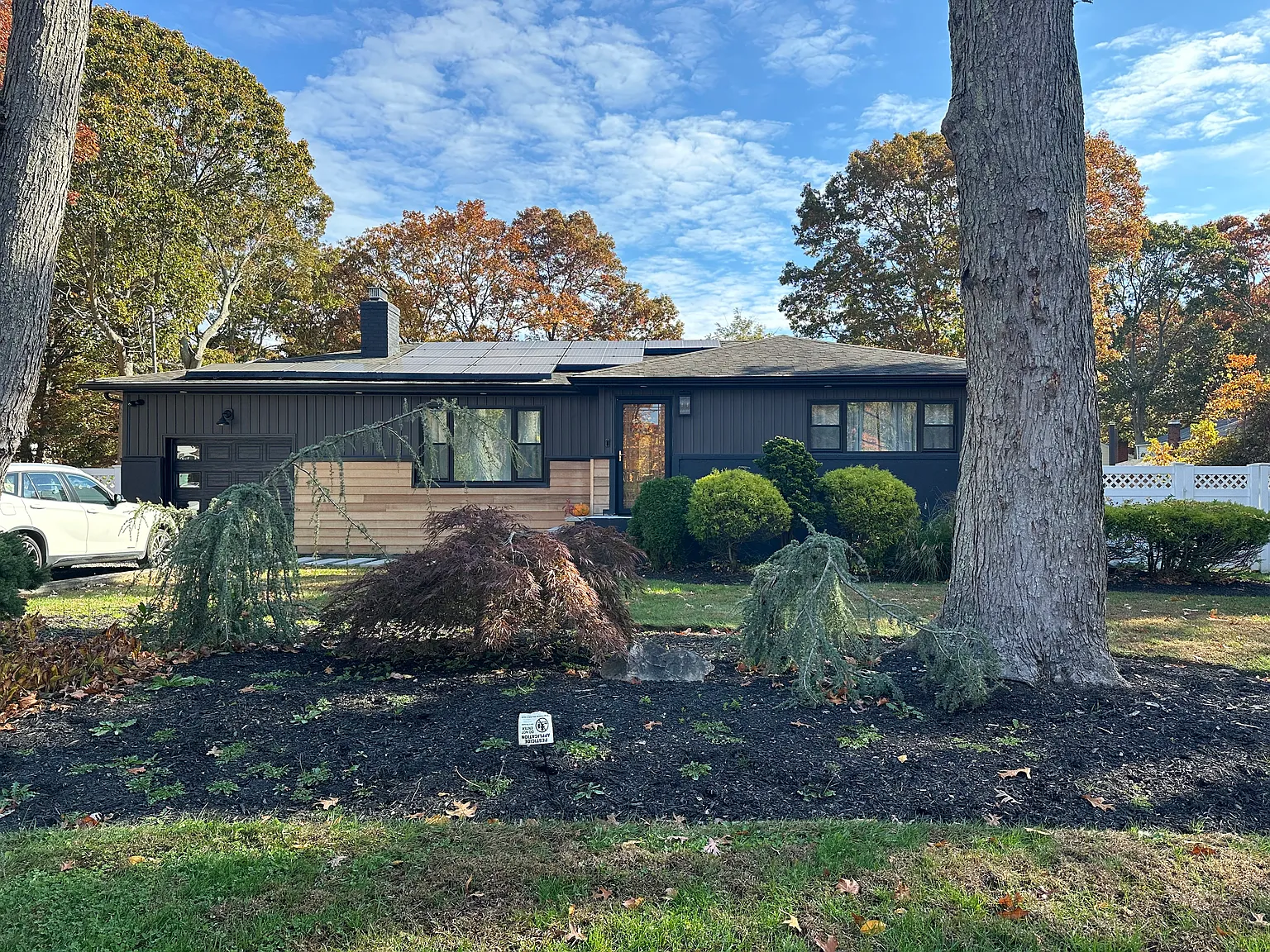 5 bed, $4,600 — Photo 1