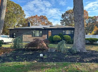 3 Alder Ln, Shirley, NY 11967