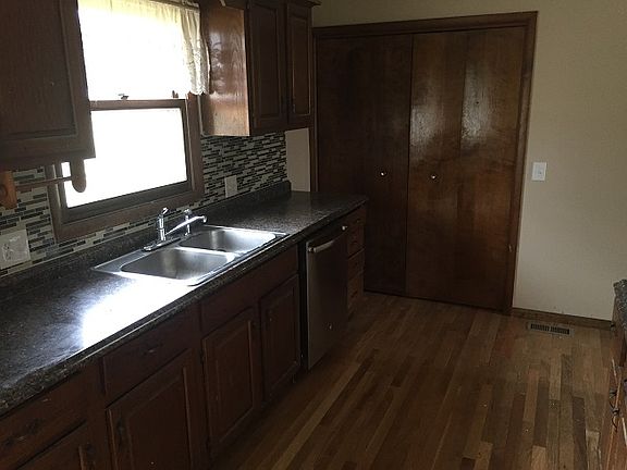 2nd image of 6325 Beechwood Dr