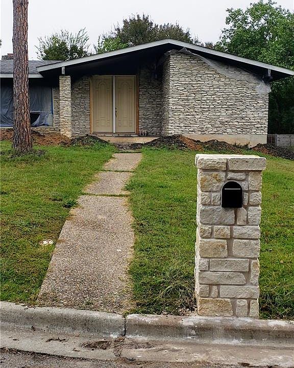 2nd image of 4403 Elmsgrove Dr