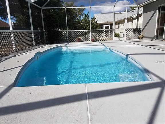 3rd image of 708 Perez Pl