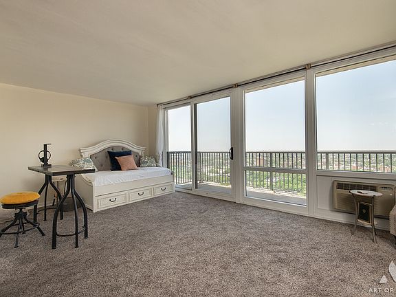 3rd image of 3001 S Michigan Ave Unit 2406