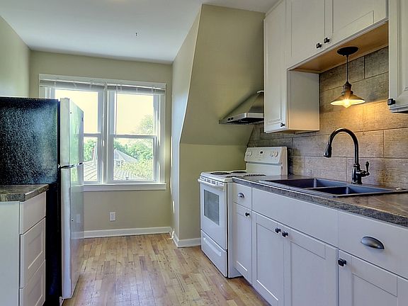 3rd image of 321 Ferrel St #11010652