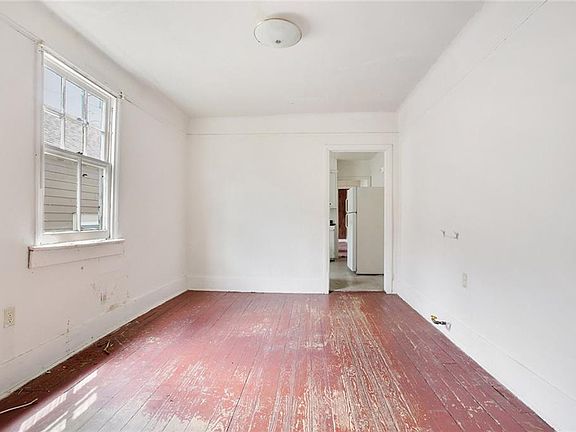5th image of 2608 Saint Peter St #10