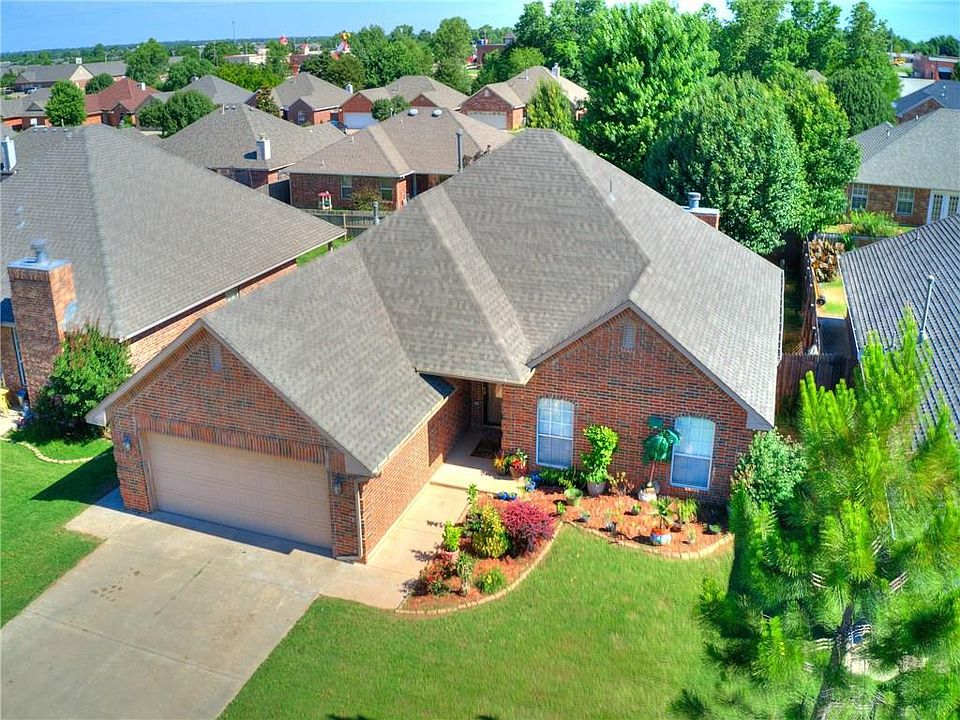 1st image of 621 E Elder Ln