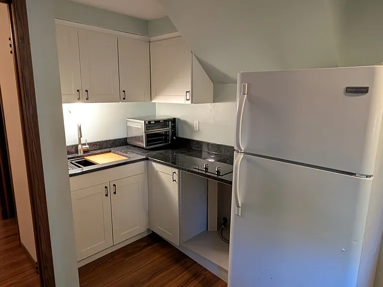 601 Clifford St #2 — Photo 4