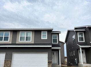 8853 Granite Ct, Woodbury, MN 55129