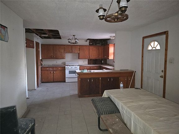 2nd image of 806 Louis Lynch Dr