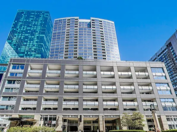 240 E Illinois St APT 2202, Chicago, IL 60611