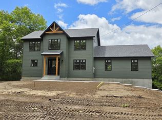 196 Petersham Rd, Athol, MA 01331