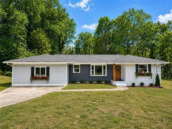 3152 Columbia Woods Dr, Decatur, GA 30032