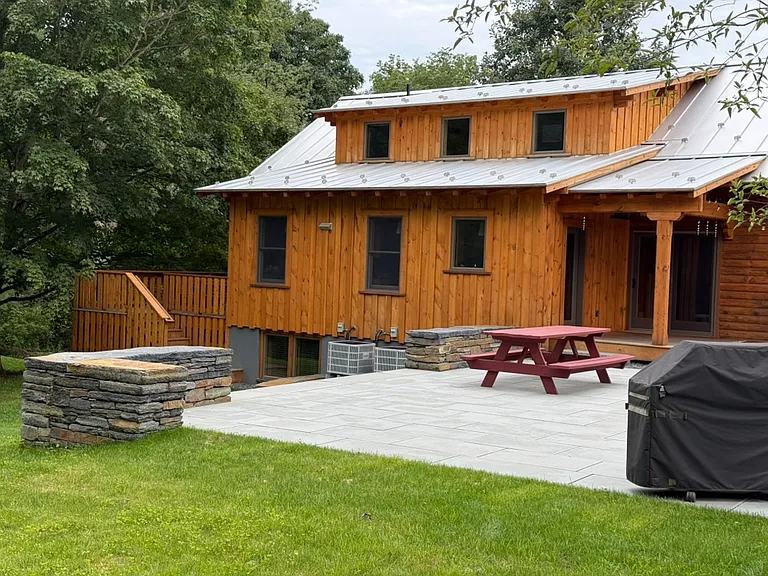 16 Iron Mine Rd — Photo 3