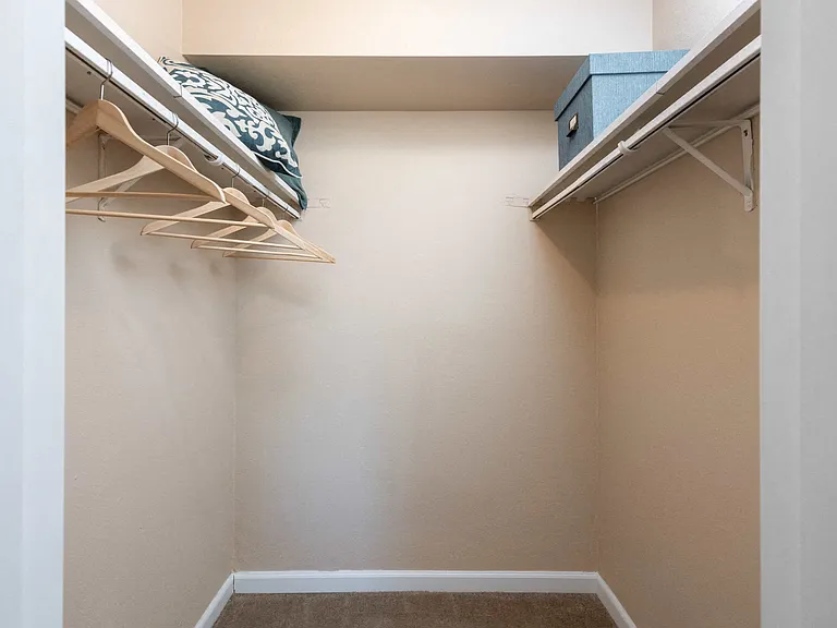 Oak Ridge Apartments — Photo 20