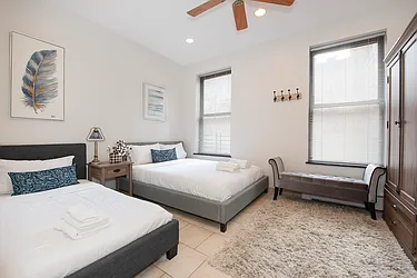 Rented by R New York