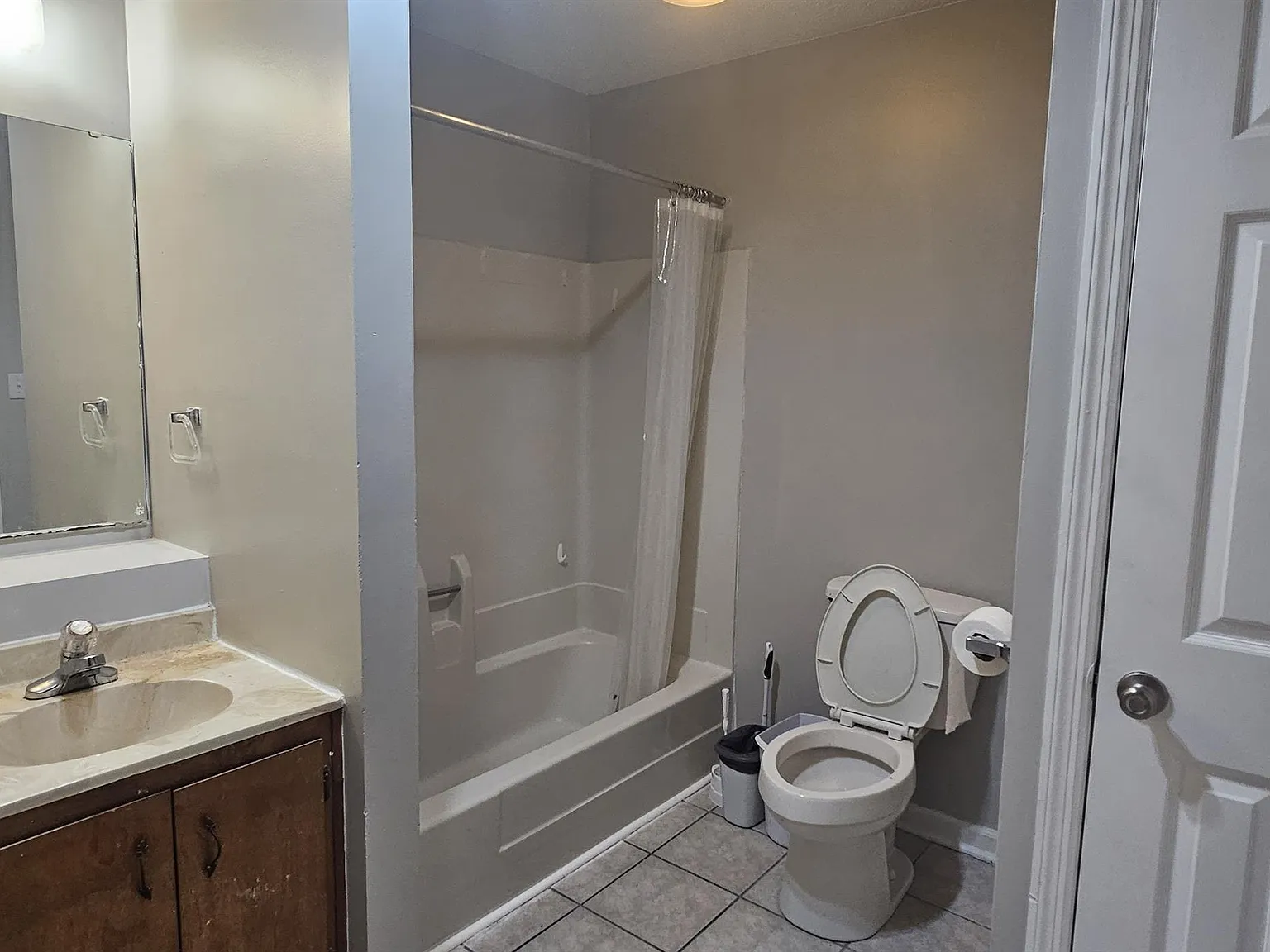 417 E Moore Street - 1 — Photo 4