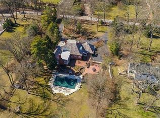 6 Apple Tree Ln, Saint Louis, MO 63124