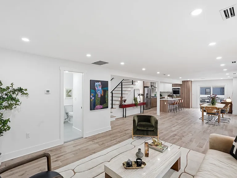1355 Longfellow St NW — Photo 10