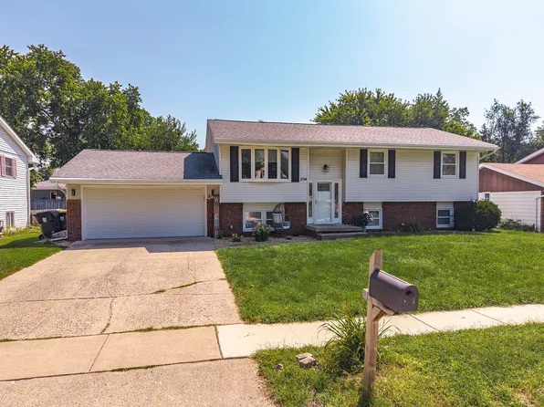 204 Rebecca Ln, Normal, IL 61761