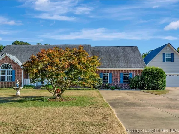 7066 Farmland Ct, Hope Mills, NC 28348