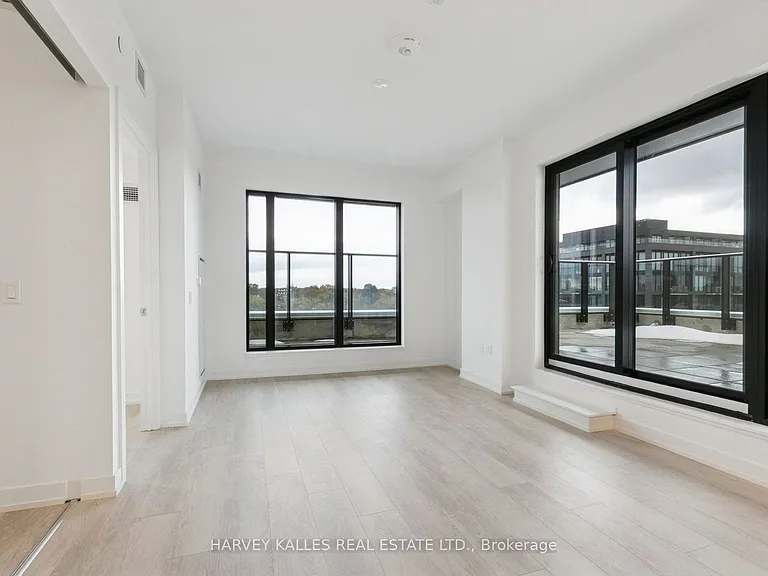 801 The Queensway #706 — Photo 2