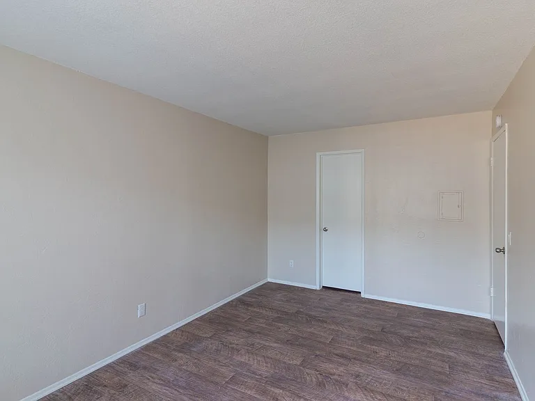 Applewood Apartments — Photo 49