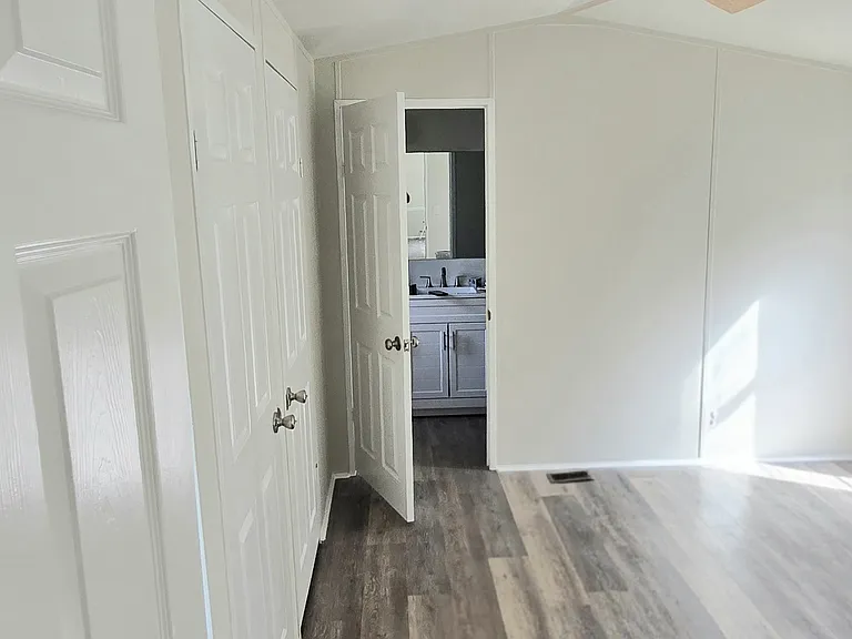968 Cy Cir — Photo 9