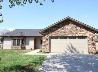 6132 Big Oak Rd, Sanger, CA 93657