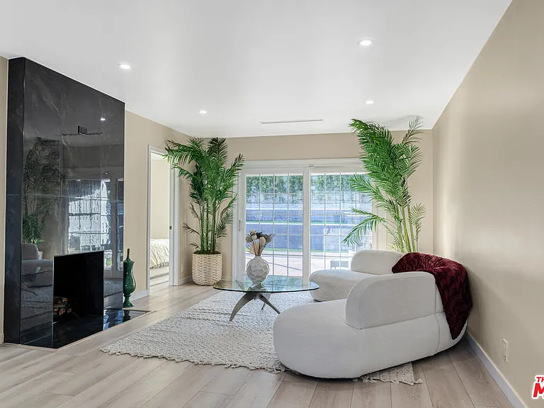 3500 Tuller Ave — Photo 2