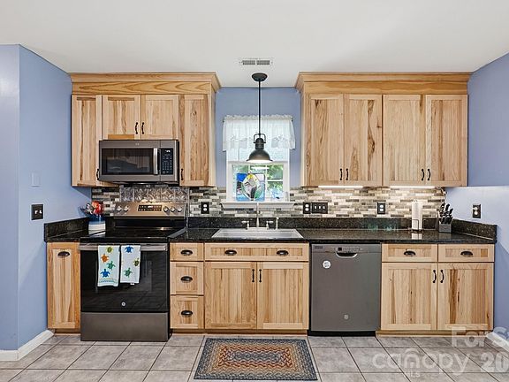 2nd image of 1118 Slate Ridge Rd
