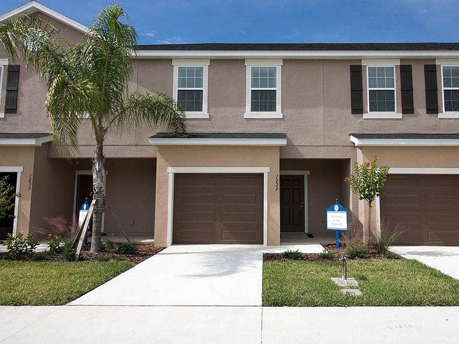 Brand-new 3-bedroom townhome for sale in Sarasota, Florida