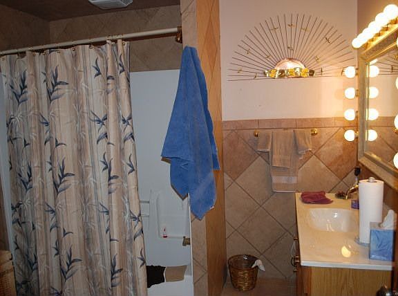 4th image of 524 Morton St