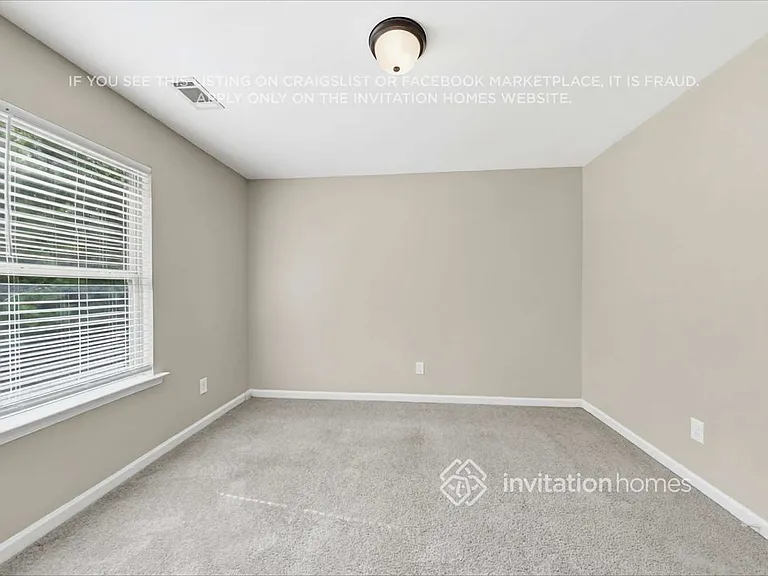 439 Village Broad St — Photo 16