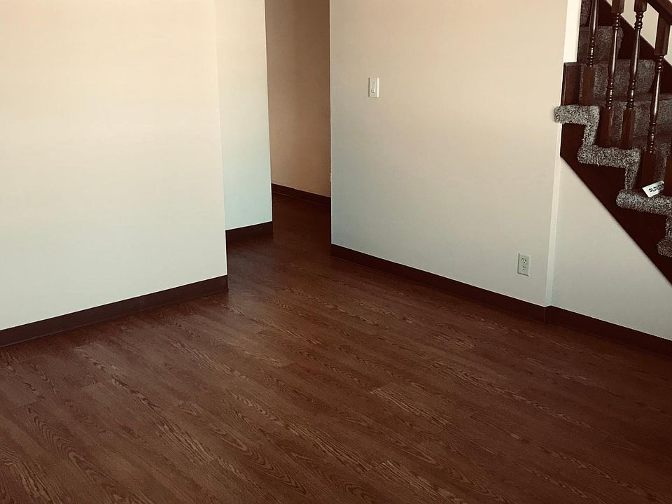 1st image of 2426 Windridge Ct APT 2