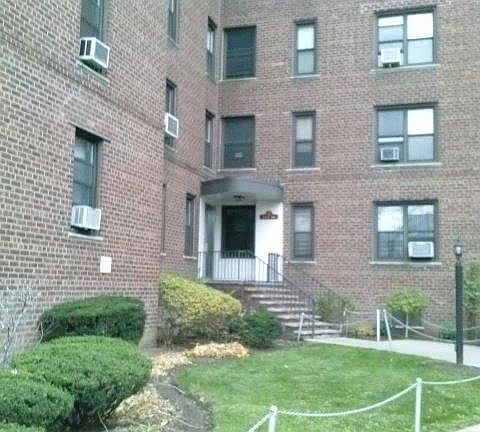 2nd image of 11230 Northern Blvd APT 6E